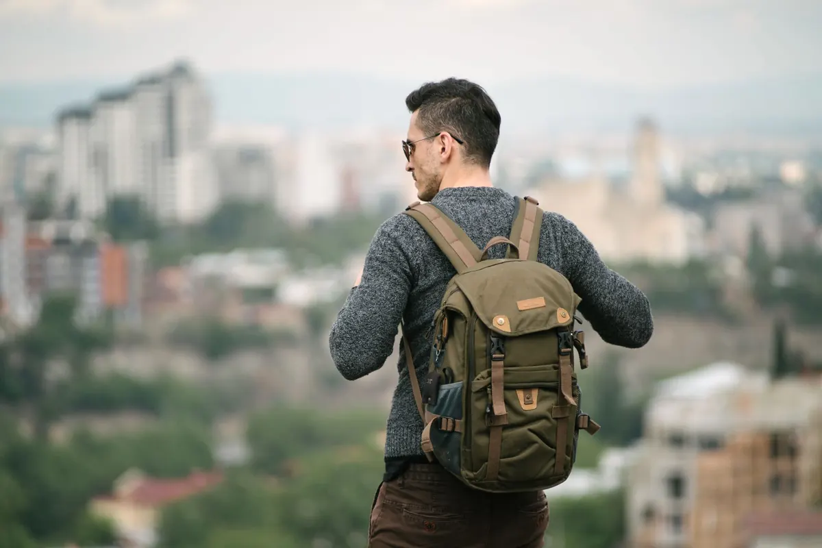 A Checklist for Your First Solo Trip Abroad: Documents, Safety and Navigation